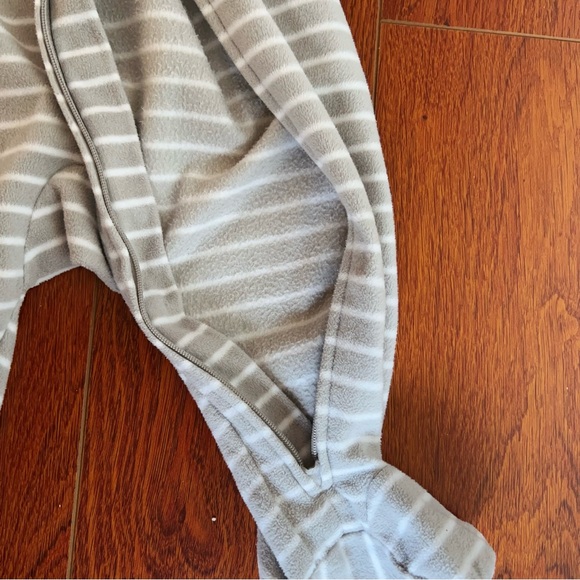 Carter’s Baby Fleece Footed Sleeper – Grey Stripe Cloud Design (6M) - Picture 9 of 11